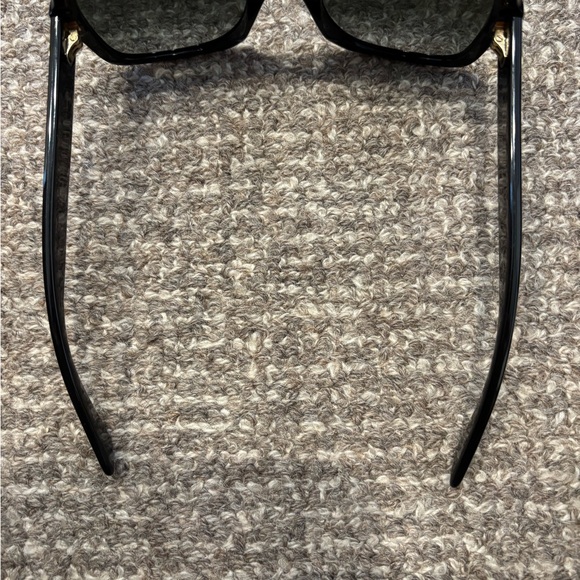 Gucci Sunglasses Style GG0036S Black w Gold GG Logo - LIKE NEW! - Picture 15 of 15